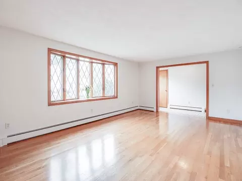 40 Windsor Rd, Stoneham, MA 02180 photo 2