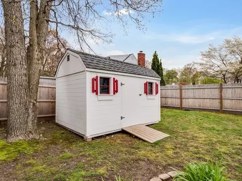 40 Windsor Rd, Stoneham, MA 02180 photo 24