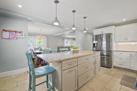 26 Fellows St, Danvers, MA 01923 photo 12