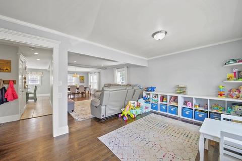 26 Fellows St, Danvers, MA 01923 photo 8