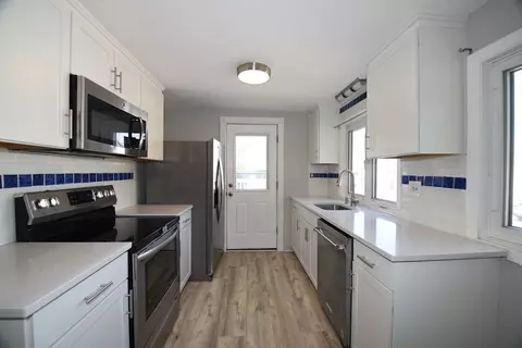 8 Warfield Ave, Hull, MA 02045 photo 4