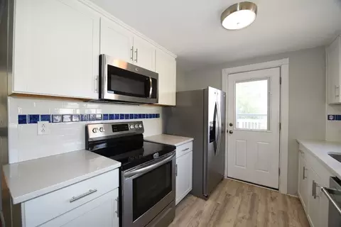 8 Warfield Ave, Hull, MA 02045 photo 3