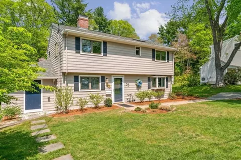 55 Winslow Rd, Reading, MA 01867 photo 3