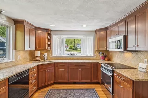 55 Winslow Rd, Reading, MA 01867 photo 8