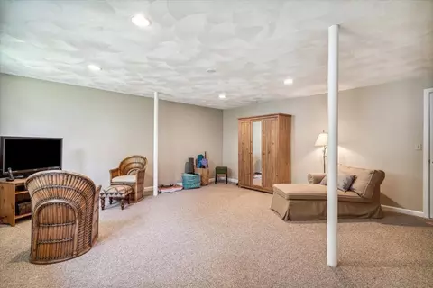 55 Winslow Rd, Reading, MA 01867 photo 29