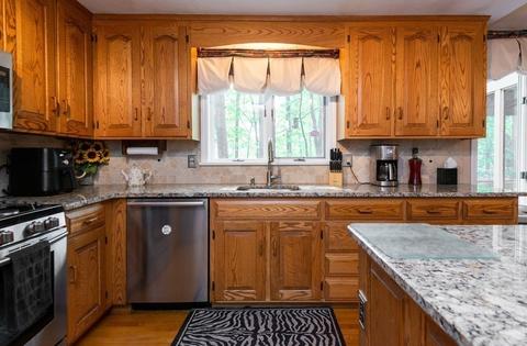 5 Oregon St, Georgetown, MA 01833 photo 9