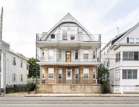 98 Margin St, Salem, MA 01970