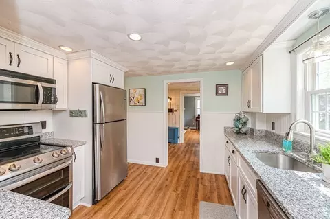 34 Longfellow Rd, Reading, MA 01867 photo 13