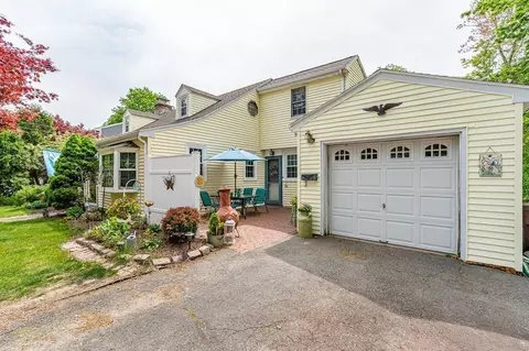 34 Longfellow Rd, Reading, MA 01867 photo 2