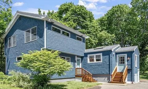6 Smith Ln #6, Manchester, MA 01944