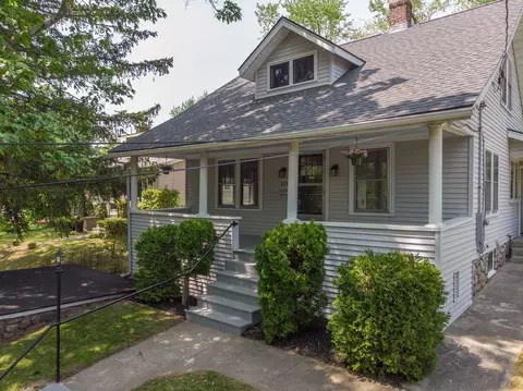 124 Clover St, Worcester, MA 01603 photo 1