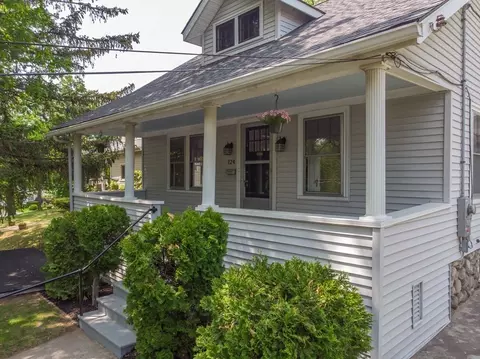 124 Clover St, Worcester, MA 01603 photo 3