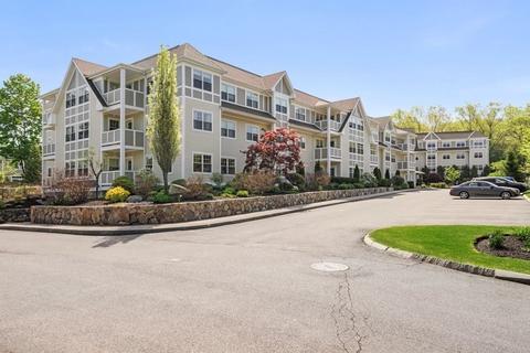 2 Manor Ter #237, Lexington, MA 02420