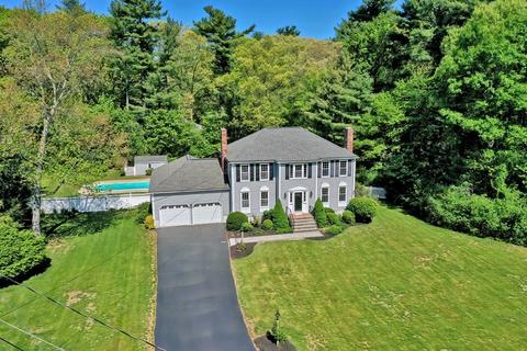 15 Old Colony Dr, Norfolk, MA 02056
