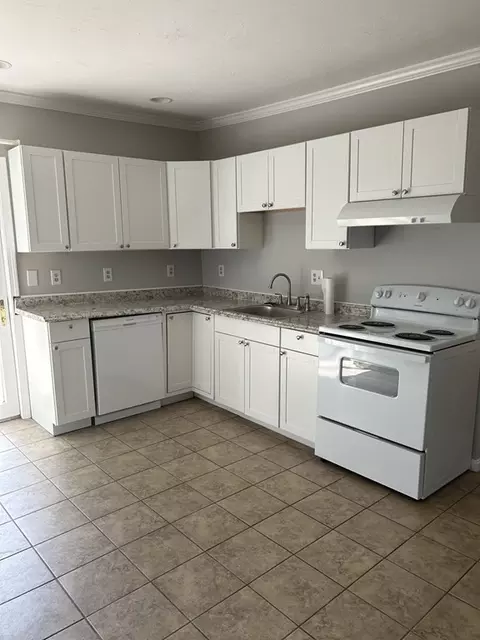 46 Tatman St, Worcester, MA 01607 photo 5