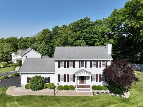 2 Cadwell Ln, Belchertown, MA 01007