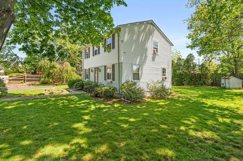 22 Willow St, Dedham, MA 02026 photo 4