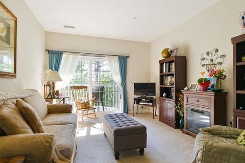 107 Clocktower Dr #107, Waltham, MA 02452