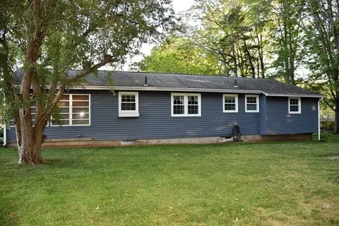 8 Comrie Rd, Auburn, MA 01501 photo 5
