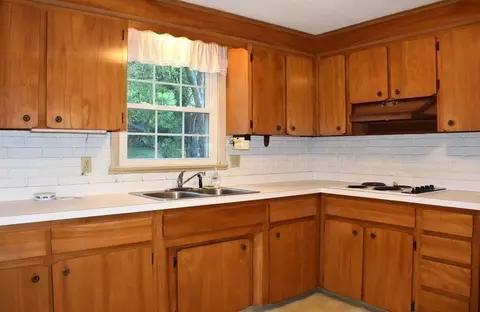 8 Comrie Rd, Auburn, MA 01501 photo 12