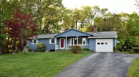 8 Comrie Rd, Auburn, MA 01501 photo 4