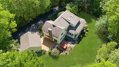 385 E Foxboro St, Sharon, MA 02067