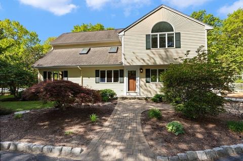 385 E Foxboro St, Sharon, MA 02067 photo 4