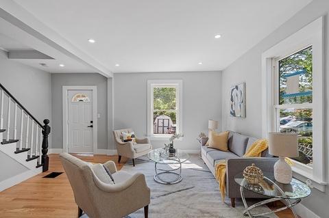 9 Sisson Ter, Lynn, MA 01902