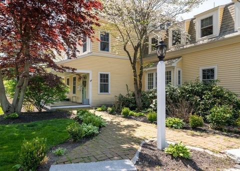 64 Downer Ave, Hingham, MA 02043