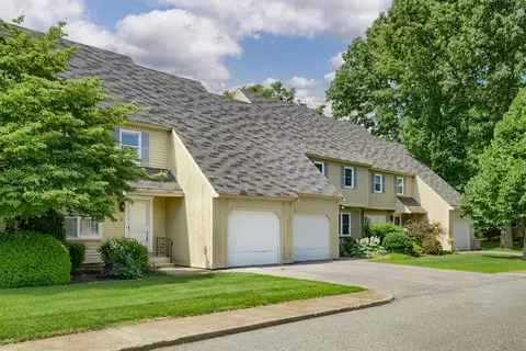 6 Bayberry Ln #6, Worcester, MA 01602