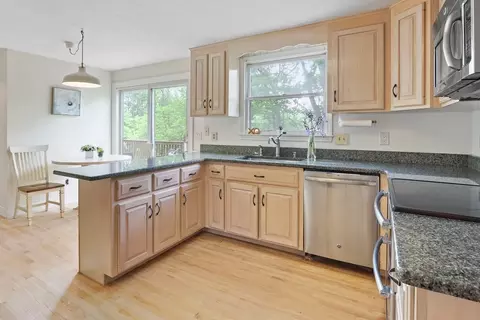 110 South St, Needham, MA 02492 photo 3