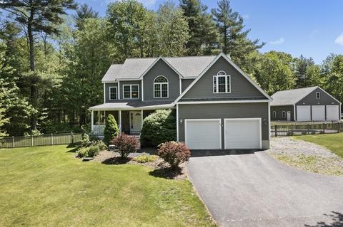 23 Oak St, Douglas, MA 01516