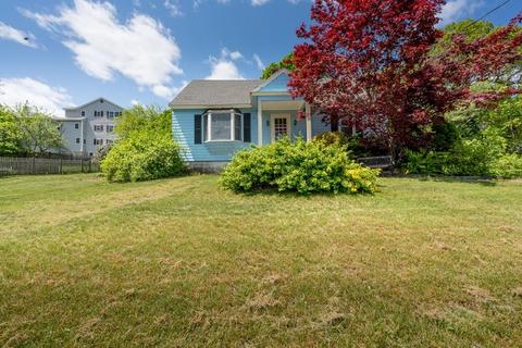 56 Union St, Andover, MA 01810