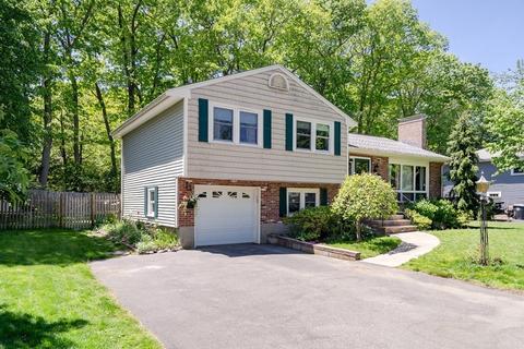 122 Chickering Rd, Dedham, MA 02026 photo 2