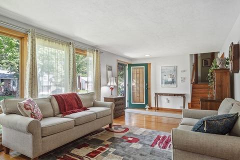122 Chickering Rd, Dedham, MA 02026 photo 5