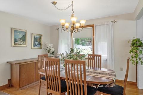 122 Chickering Rd, Dedham, MA 02026 photo 9