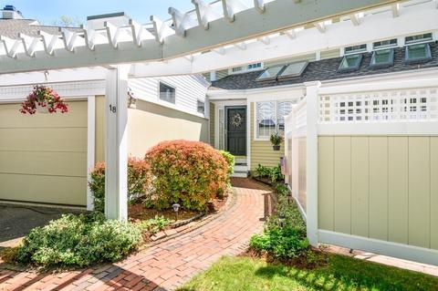 18 Parker Ridge Way #18, Newburyport, MA 01950