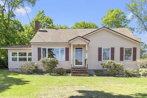 338 Donohue Rd, Dracut, MA 01826