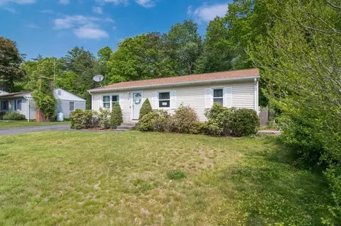 65 Hanson Dr, Springfield, MA 01128 photo 2