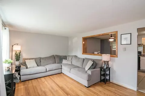 65 Hanson Dr, Springfield, MA 01128 photo 6