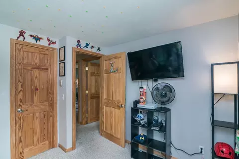 65 Hanson Dr, Springfield, MA 01128 photo 17