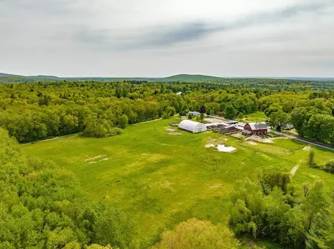 421 S Washington St # -a, Belchertown, MA 01007