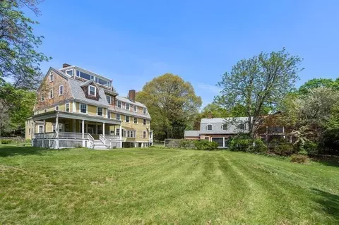 676-678 Brush Hill Rd, Milton, MA 02186