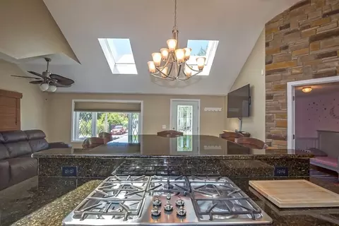 103 Northway Dr, Springfield, MA 01119 photo 6