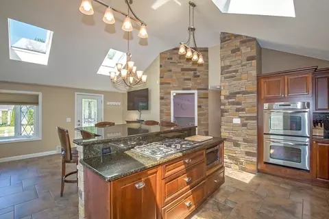 103 Northway Dr, Springfield, MA 01119 photo 5