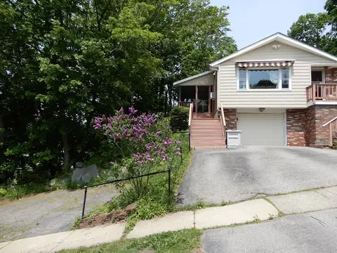 34 Colonial Rd, Worcester, MA 01602 photo 2