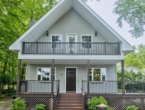 30 Lakeview St, Southwick, MA 01077