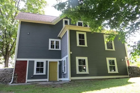 2 Knox St, Worcester, MA 01603 photo 2