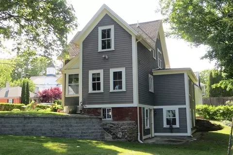 2 Knox St, Worcester, MA 01603 photo 4