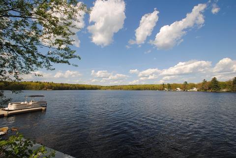 48 Lake Dr, Leicester, MA 01524